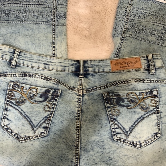 Suzanne Betro pompom Capri - Picture 4 of 6